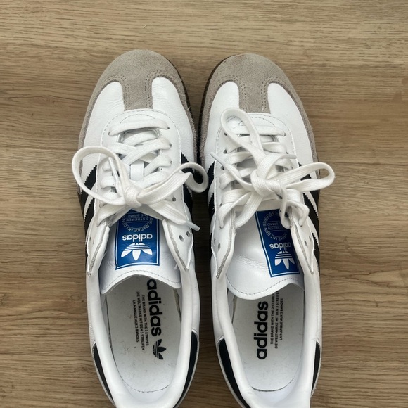 OG basicblack and white Adidas sambas M size 9.5 trendy rarely worn - Picture 2 of 7